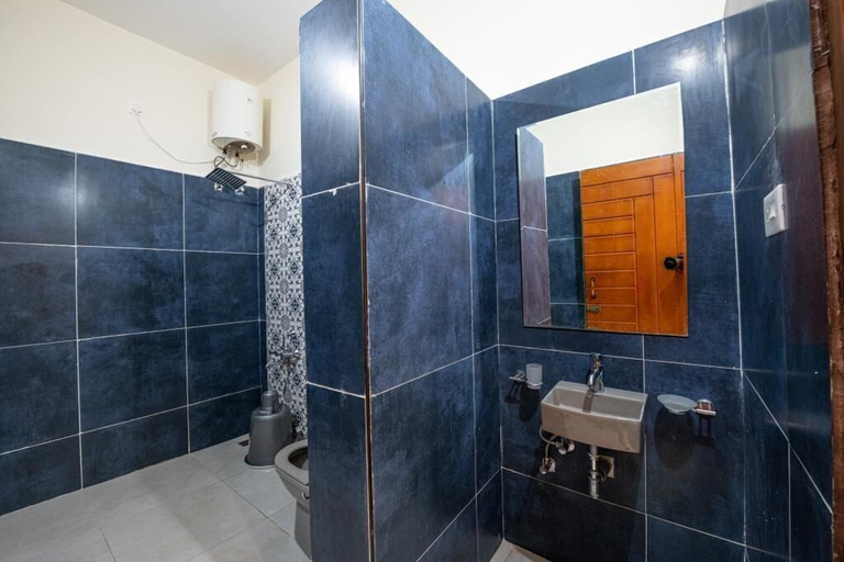 Bathroom 4, Queen's Hotel Mount Garden Kodaikanal, Dindigul