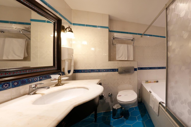 Bathroom 4, Sultanahmet Palace Hotel, Fatih