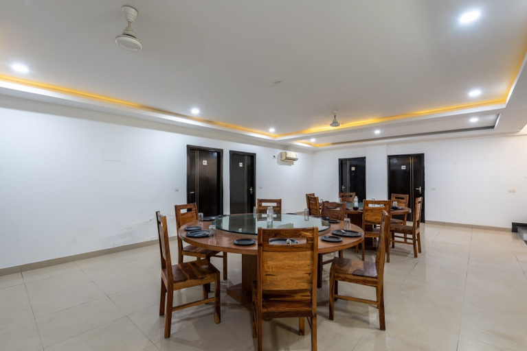 Food & Drinks 4, Saavi Hotel Huda City Centre, Gurgaon