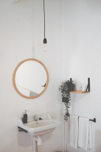 Bathroom 5, Hostal L'Estrella, Girona