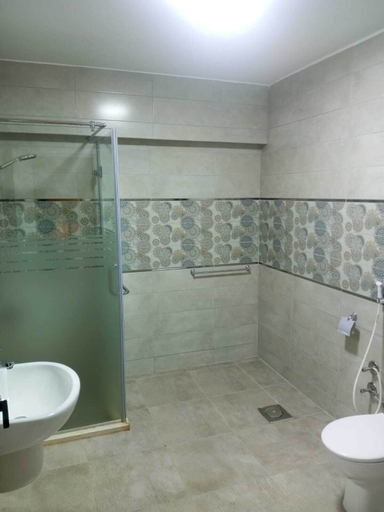 Bathroom 5, Pyramids Nights Hostel, Al-Ahram