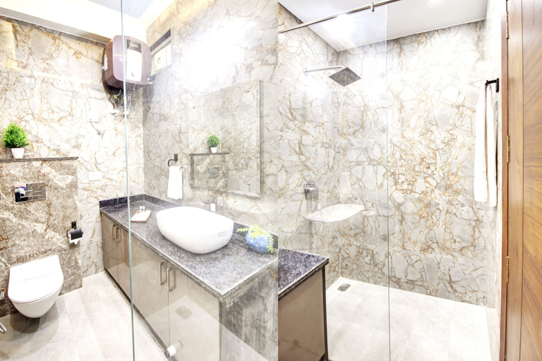 Bathroom, The Majesty Hotel, Delhi
