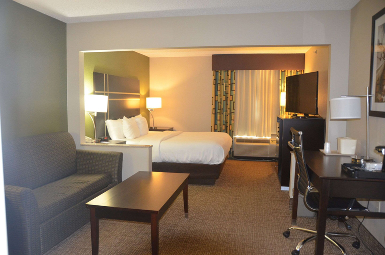 Bedroom 3, Comfort Inn & Suites Maumee - Toledo (I80-90), Lucas