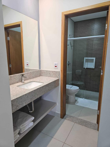 Bathroom 4, Vinhedo Plaza Hotel, Vinhedo