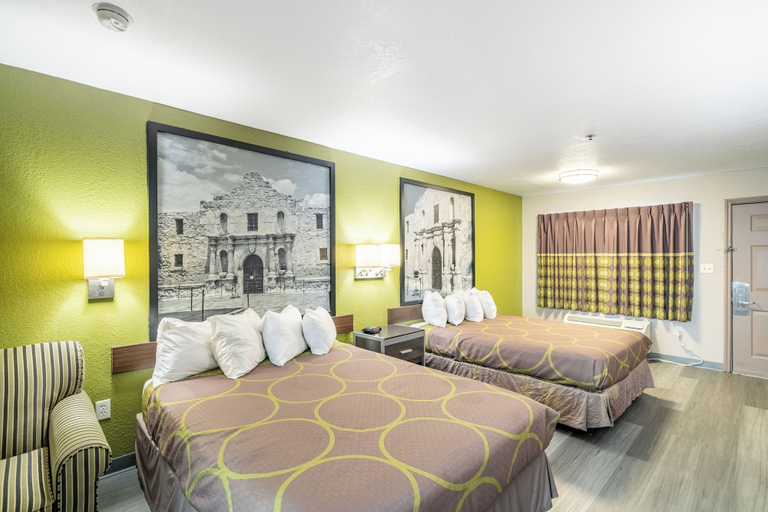 Bedroom 3, Super 8 by Wyndham San Antonio/Riverwalk Area, Bexar