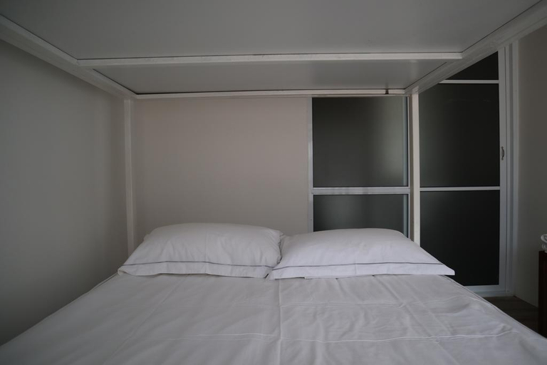 Bedroom 2, ROXY SEMATAN CANOPI, Lundu