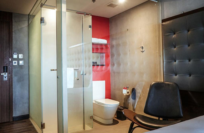 Bathroom 5, B Hotel Quezon City, Quezon City