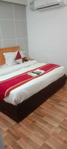 Bedroom 2, Saavi Hotel Sector 10, Gurgaon