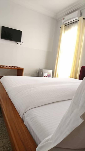 Bedroom 4, Hotel De L'Océan, Océan