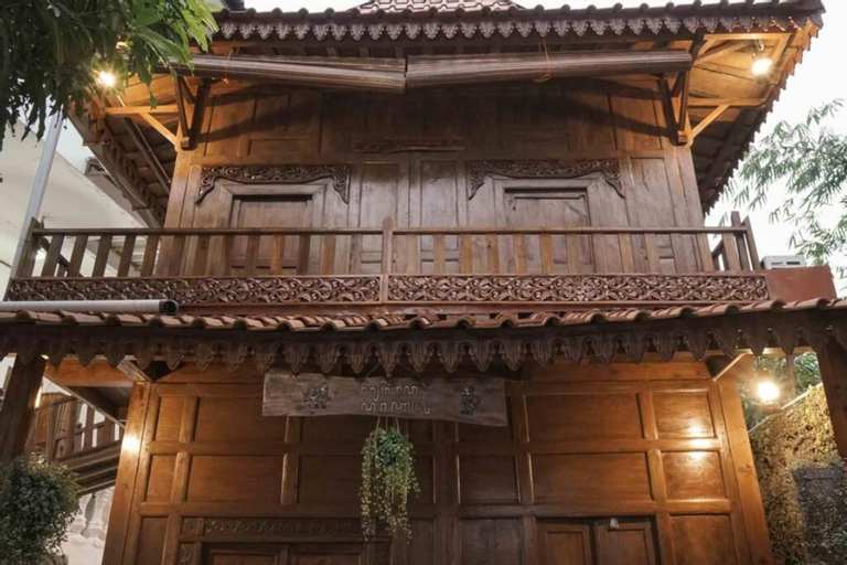 Exterior 11