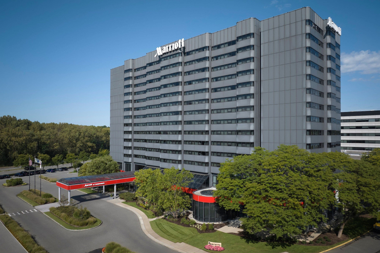 Exterior & Views 2, Teaneck Marriott at Glenpointe, Bergen