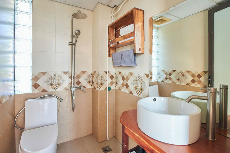 Bathroom 4, Ha Long May5, Hạ Long