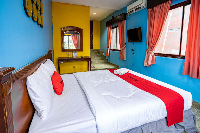 Bedroom 1, RedDoorz near Istana Bogor, Bogor
