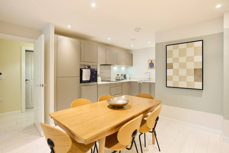 Others 4, The River Lea Escape - Charming & Bright 2bdr Flat, London