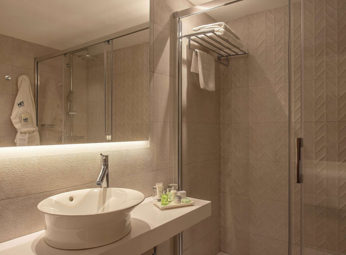 Bathroom 4, NH Sants Barcelona, Barcelona