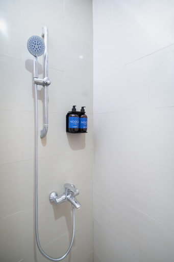 Bathroom 12