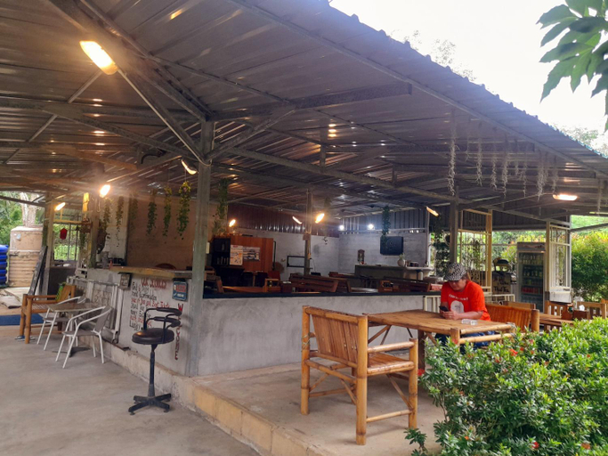 Food & Drinks 2, Mook Bamboo Bungalows, Kantrang