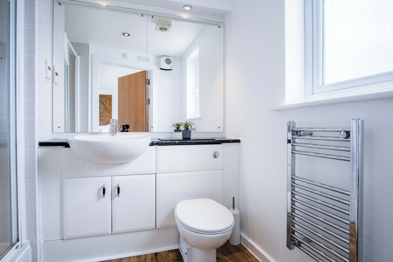 Bathroom 3, Skyline Duplex Penthouse - Llanelli, Carmarthenshire