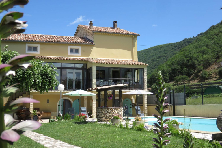 Exterior & Views 1, Au Grand Bonheur, Gard