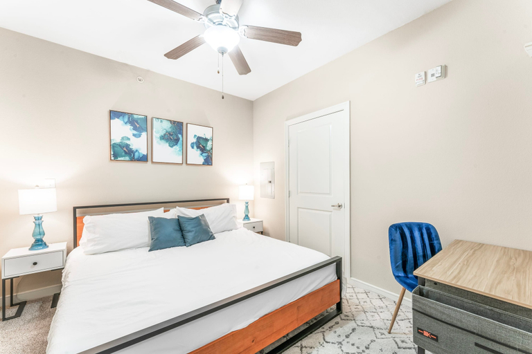 Bedroom, Fun Soco 1BR King Suite w Gympickleballlaundry, Travis