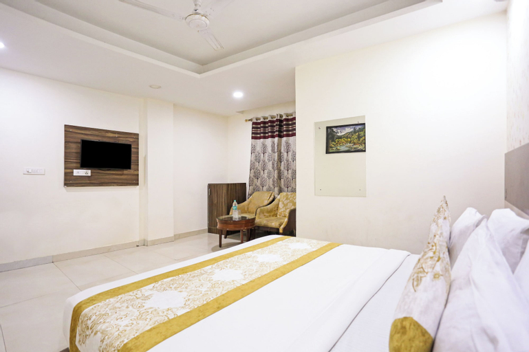 Bedroom 2, Hotel Happy Stay - Delhi Airport, West