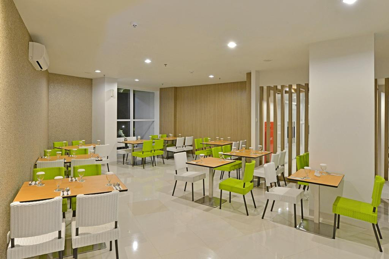 Food & Drinks 4, Whiz Prime Hasanudin Makassar, Makassar