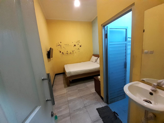 Bedroom 2, Hotel Abdulrahman Saleh Semarang RedPartner, Semarang