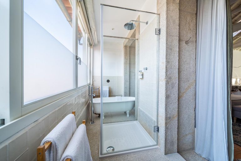 Bathroom 4, Casa do Cativo, Porto