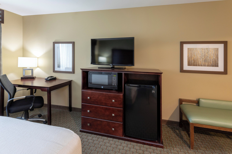 Bedroom 3, Grandstay Hotel And Suites Morris, Stevens