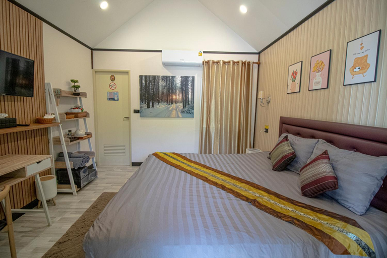 Bedroom 2, Fin In Doi, Chom Thong
