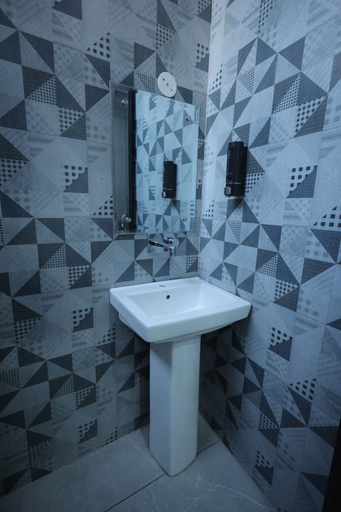 Bathroom 5, Atithi Hotel and Dhaba, Panipat