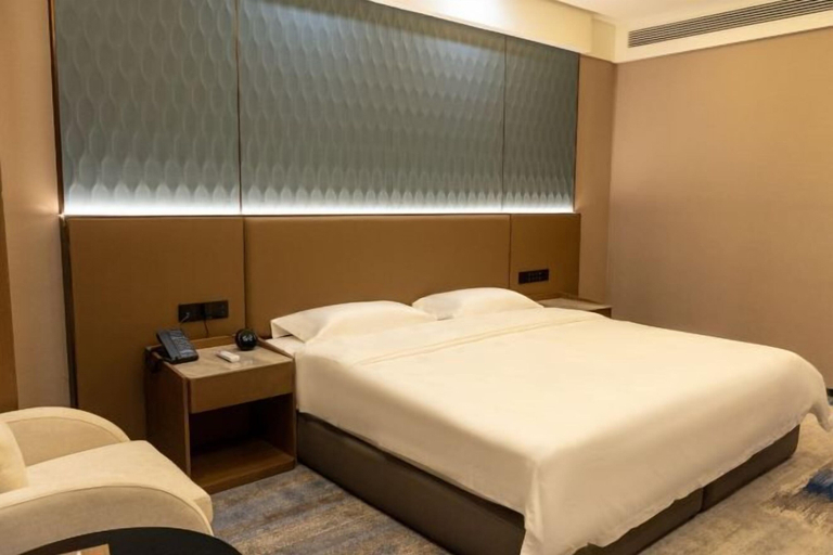 Bedroom 5, Henglong Holiday Hotel, Zaozhuang