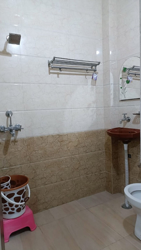 Bathroom, Goroomgo Shri Hari Uttarakhand, Udham Singh Nagar