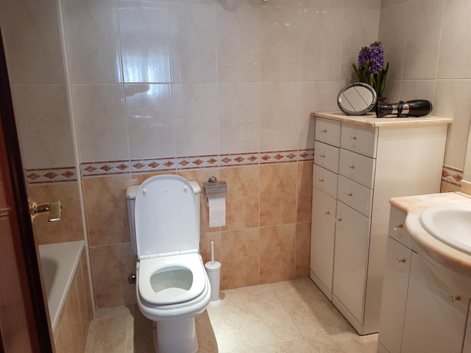 Bathroom 4, El Pescador Park Cozy Apartment, Tarragona
