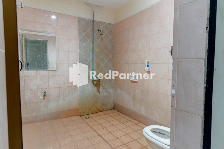 Bathroom 19