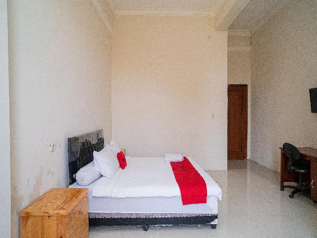 Bedroom 3, RedDoorz near Universitas Merdeka Malang 2, Malang