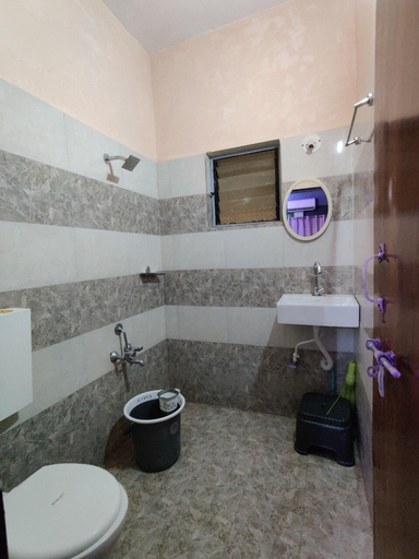 Bathroom 4, Prion Villa, Daman