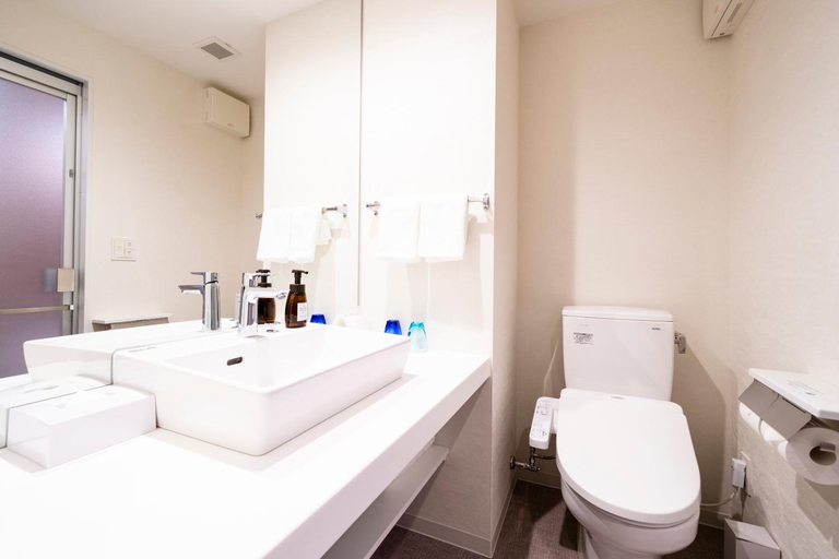 Bathroom 4, HOTEL TORIFITO MIYAKOJIMA RESORT, Miyakojima