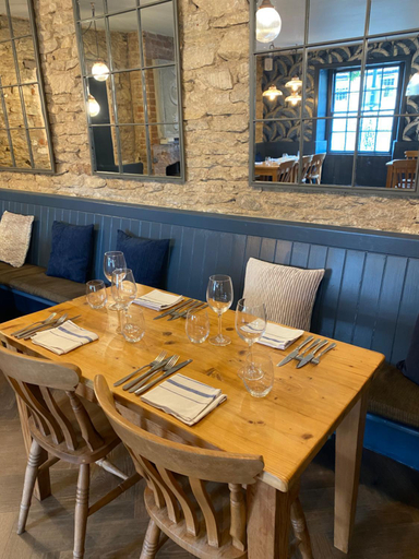 Food & Drinks 3, THE RED LION, Wiltshire