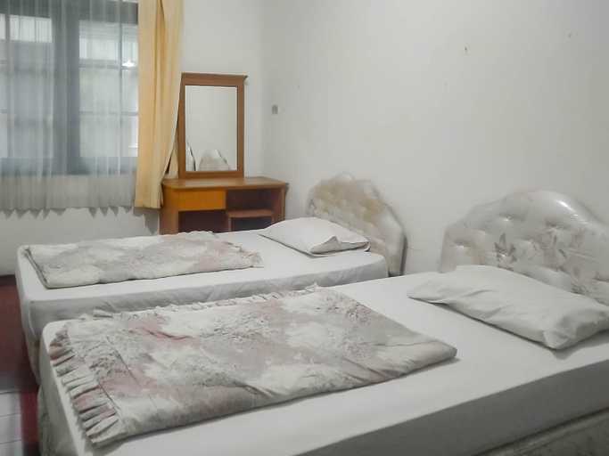 Bedroom 4, Hotel Mataram Cipanas Syariah RedPartner, Cianjur