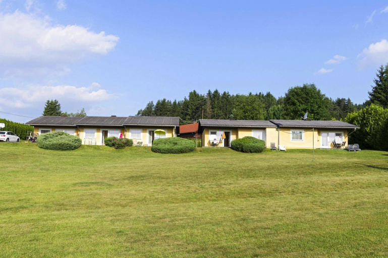 Exterior 2, Bungalow on Lake Klopein With a Terrace, Völkermarkt