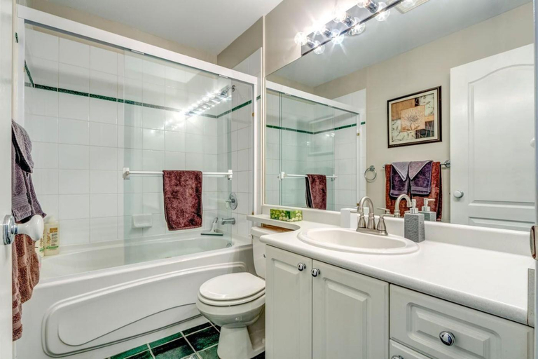 Others 5, Town Plaza Suites by Golden Dreams, Squamish-Lillooet