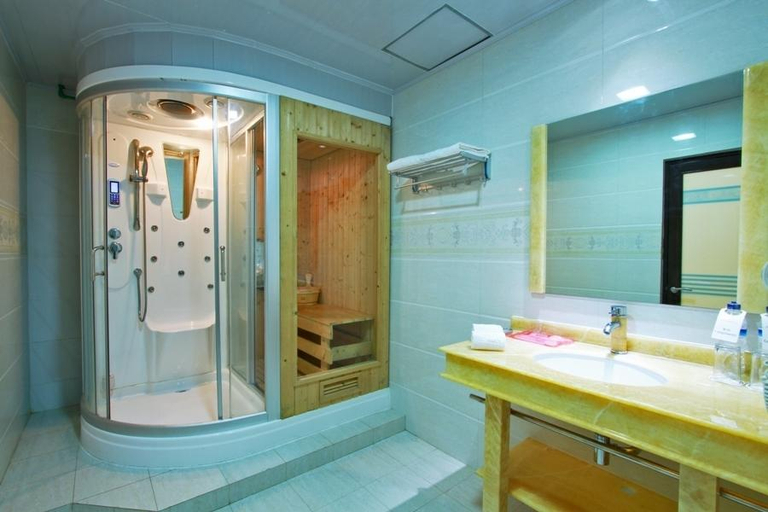 Bathroom 2, Grand Puncak Lestari Bangka, Central Bangka