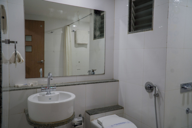 Bathroom 3, The Horizon Hotel, Bharuch