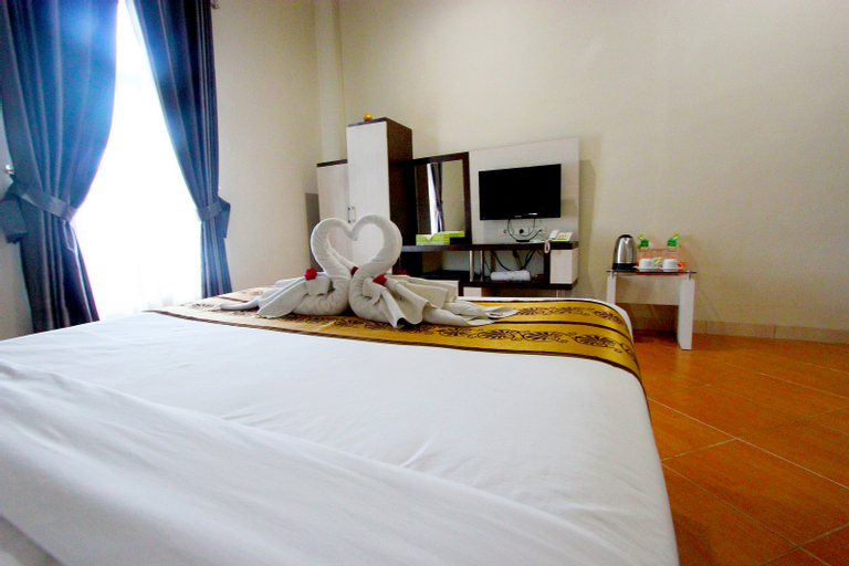 Bedroom 2, Yasmin Hotel & Restaurant, West Bangka