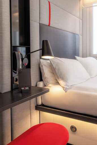 Bedroom 5, citizenM Paris Gare de Lyon, Paris