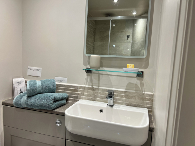 Bathroom 3, Old Daltongate House, Cumbria