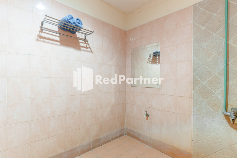 Bathroom 18