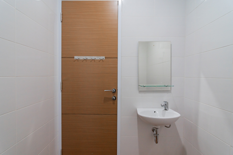 Bathroom 3, RedDoorz @ Sukahaji Street Bandung, Bandung