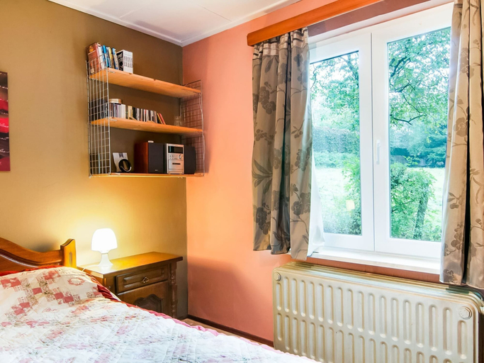 Bedroom 5, Tranquil Holiday Home With Private Garden, Liège